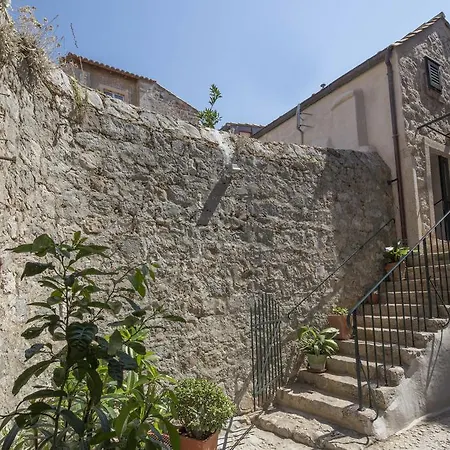 Apartament Templar *