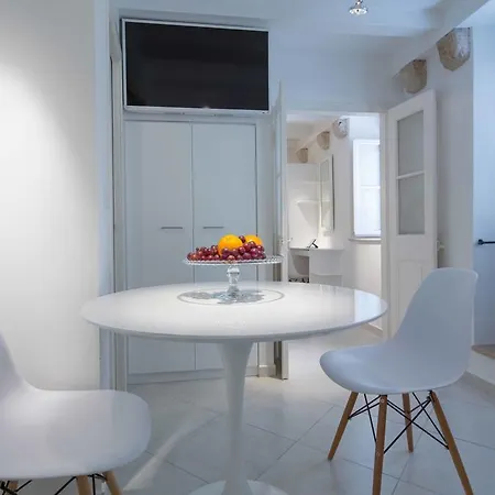 Apartment Templar